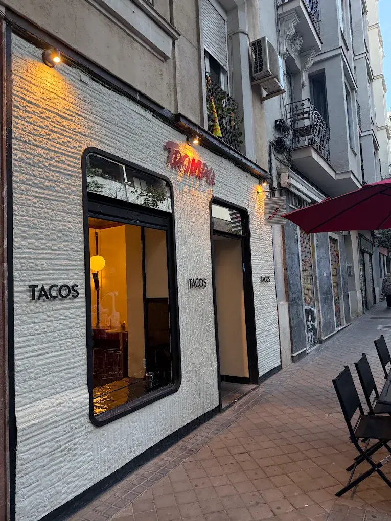 Interior de Trompo Tacos