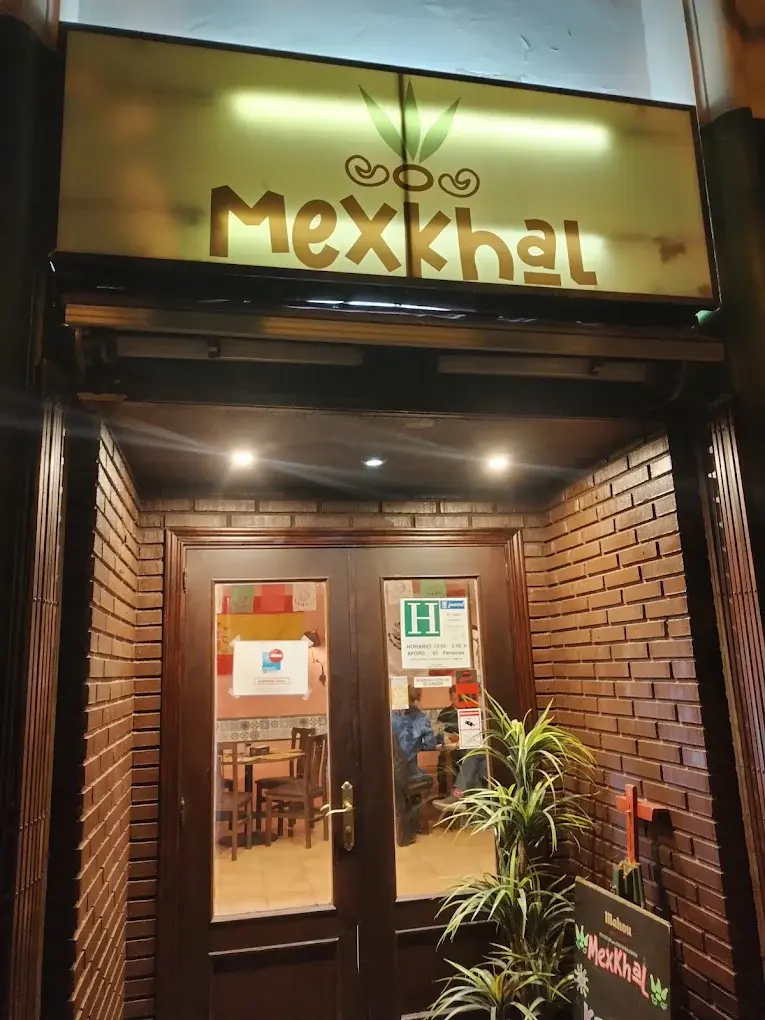 Interior de Mexkhal Cocina Mexicana