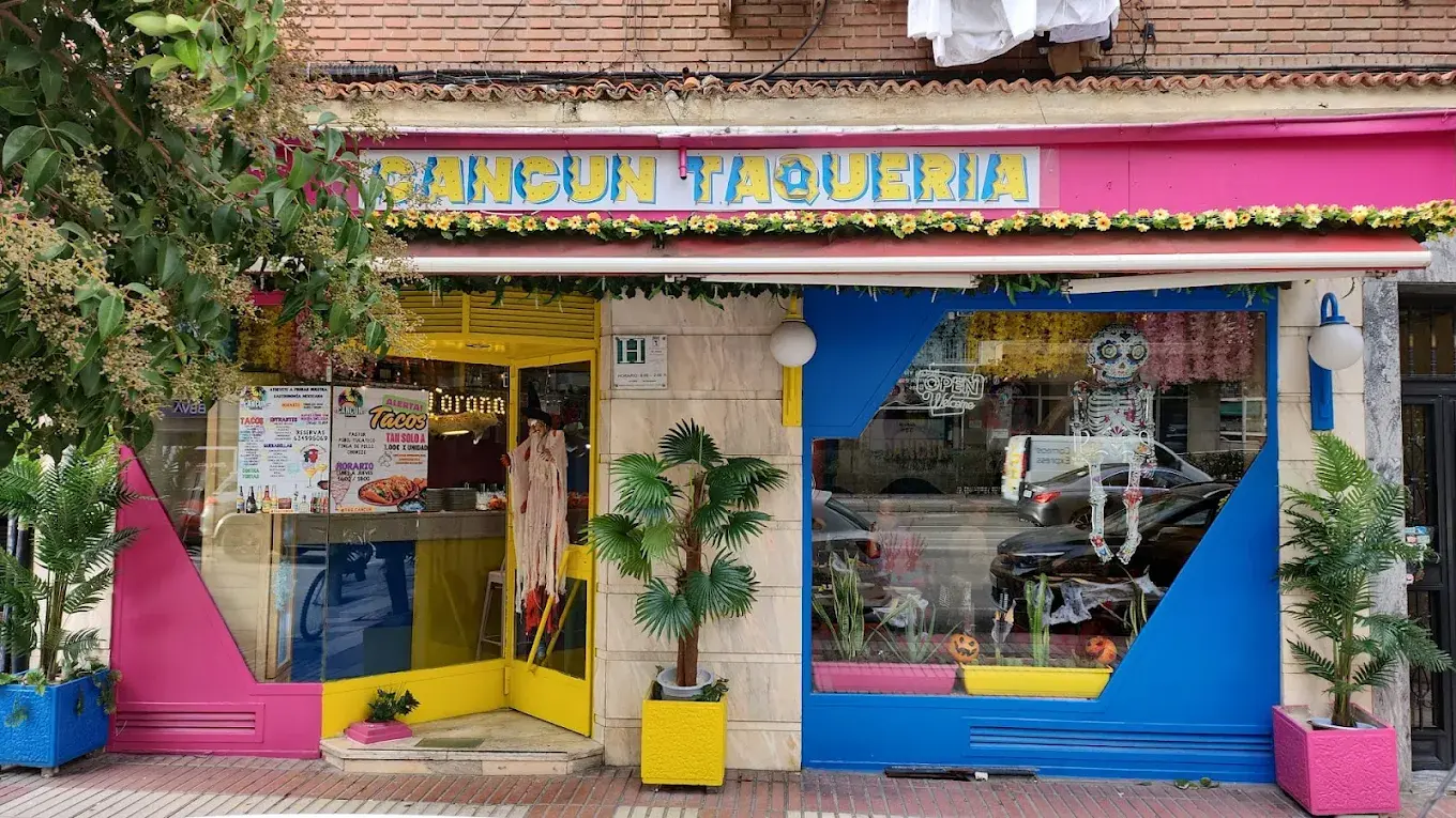 Interior de Cancun Taqueria